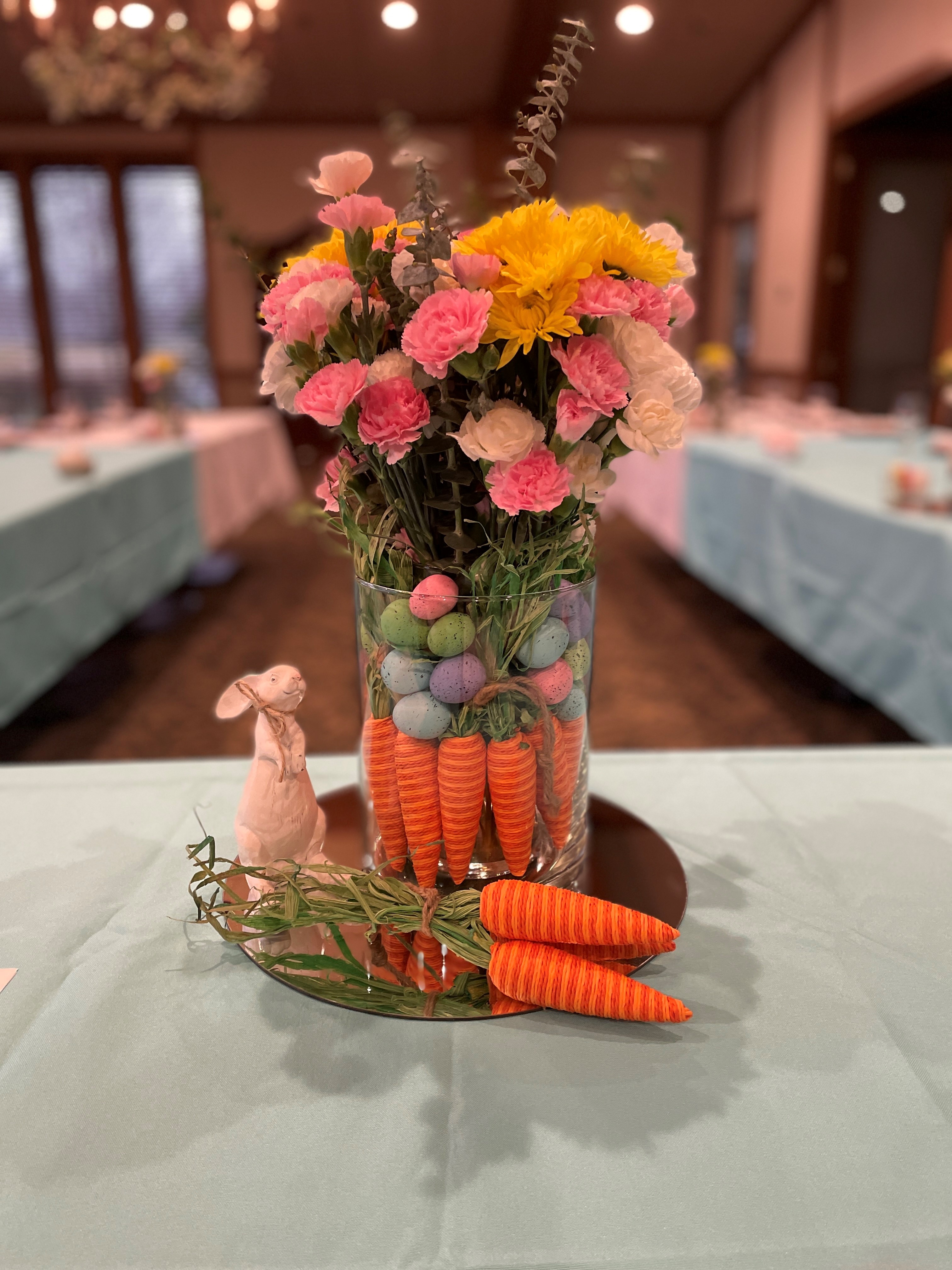 2022 Spring Fling centerpiece and tables